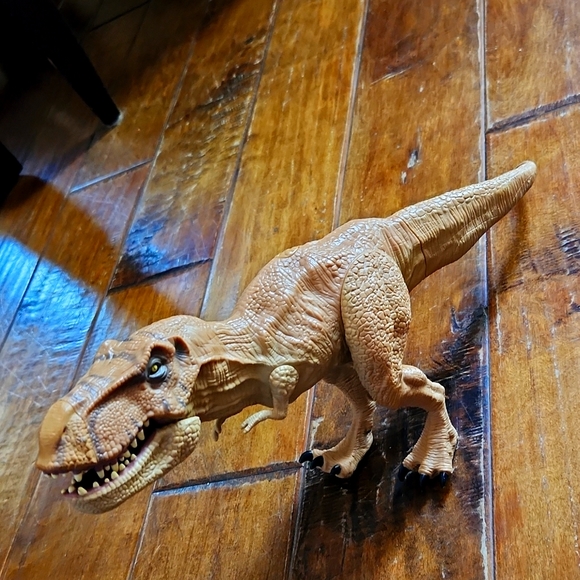 Jurassic World chomping T-Rex/ Tyrannosaurus Jurassic Park JW 2015 16 in. - Picture 3 of 10